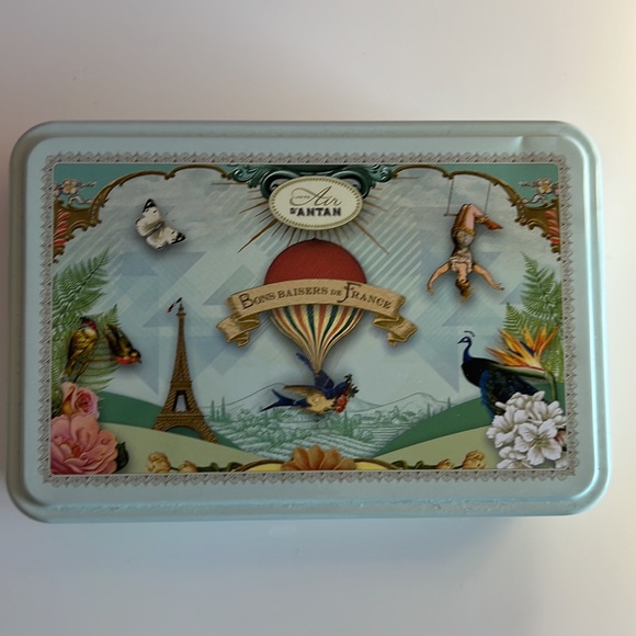 Air D’ Antan Perfume Soap in a Tin Can - Picture 8 of 12